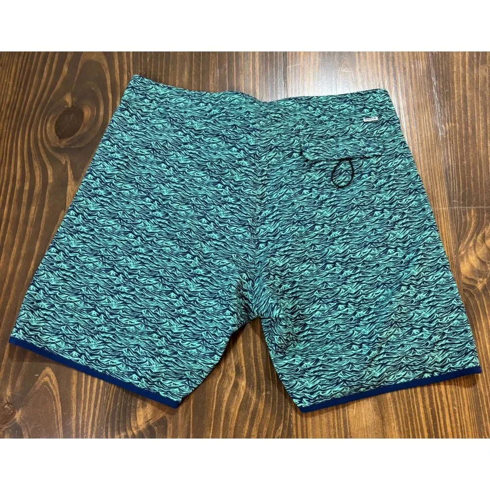 COSTA Board Shorts Mens 38 Green Wave Pattern Performance‎ Swim Surf Trunks